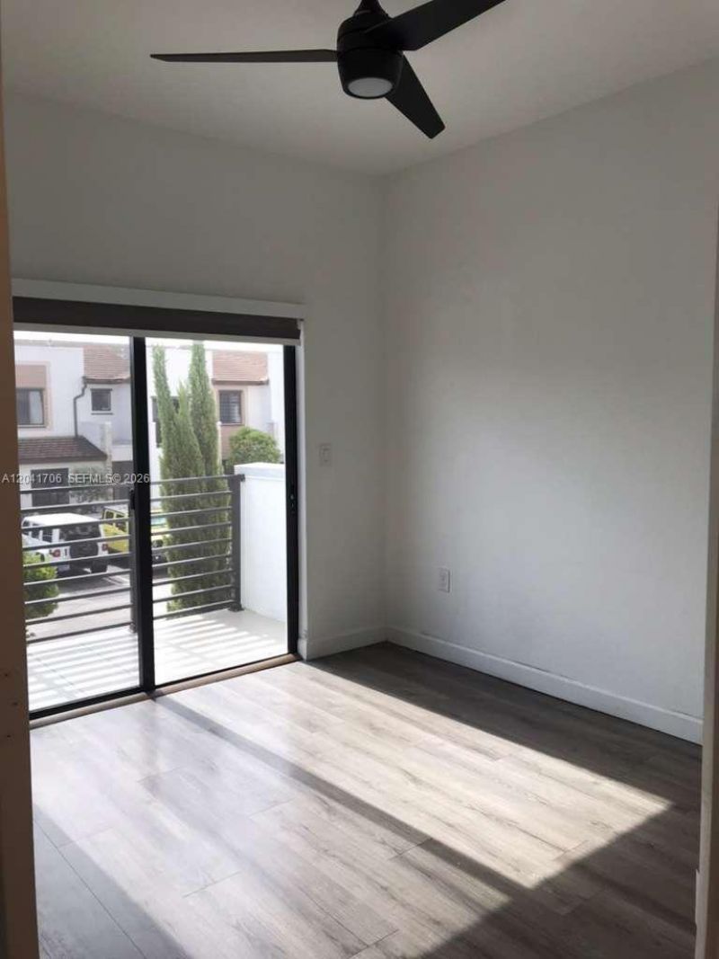 21018 NE 8th Ave, Unit 21018, Miami, FL 33179 Photo