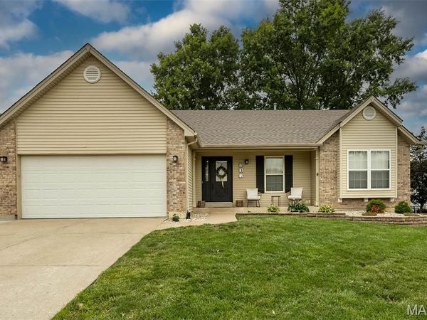 512 Brookneal Drive , St Charles, MO 63304