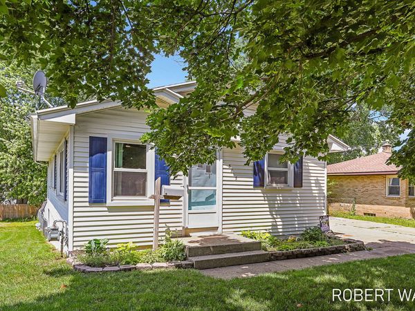 3815 Perry Avenue SW, Wyoming, MI 49519