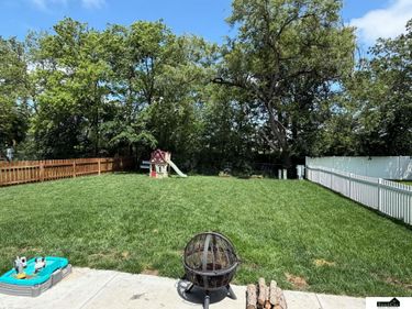 941 Scotts Creek Court, Hickman, NE 68372