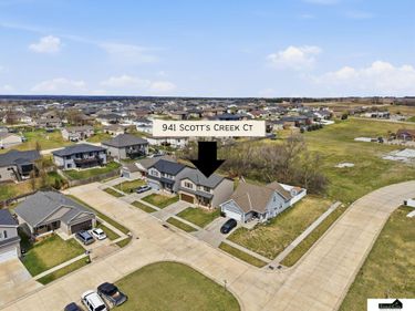 941 Scotts Creek Court, Hickman, NE 68372