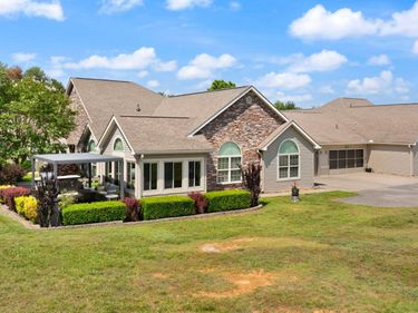 413 Deer Lake Place, Bronston, KY 42518