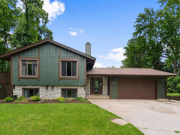 2337 Four Seasons Parkway, Crown Point, IN 46307