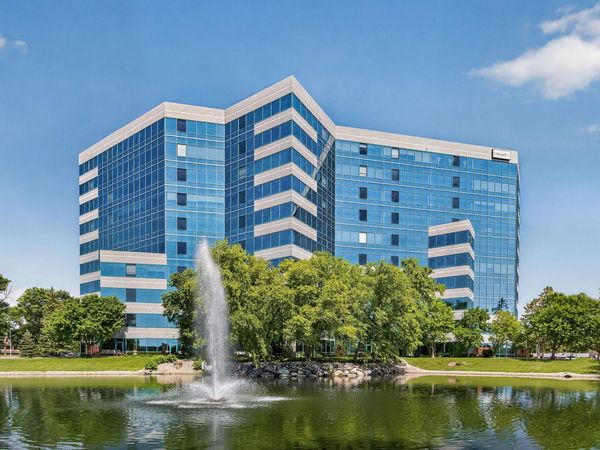 5601 Smetana Drive, Unit 101, Minnetonka, MN 55343