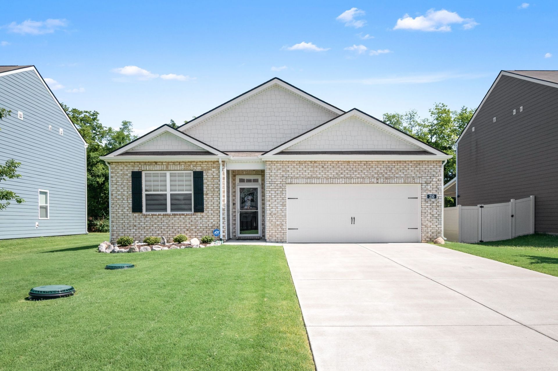 210 Welara St, Murfreesboro, TN 37129 Main Photo