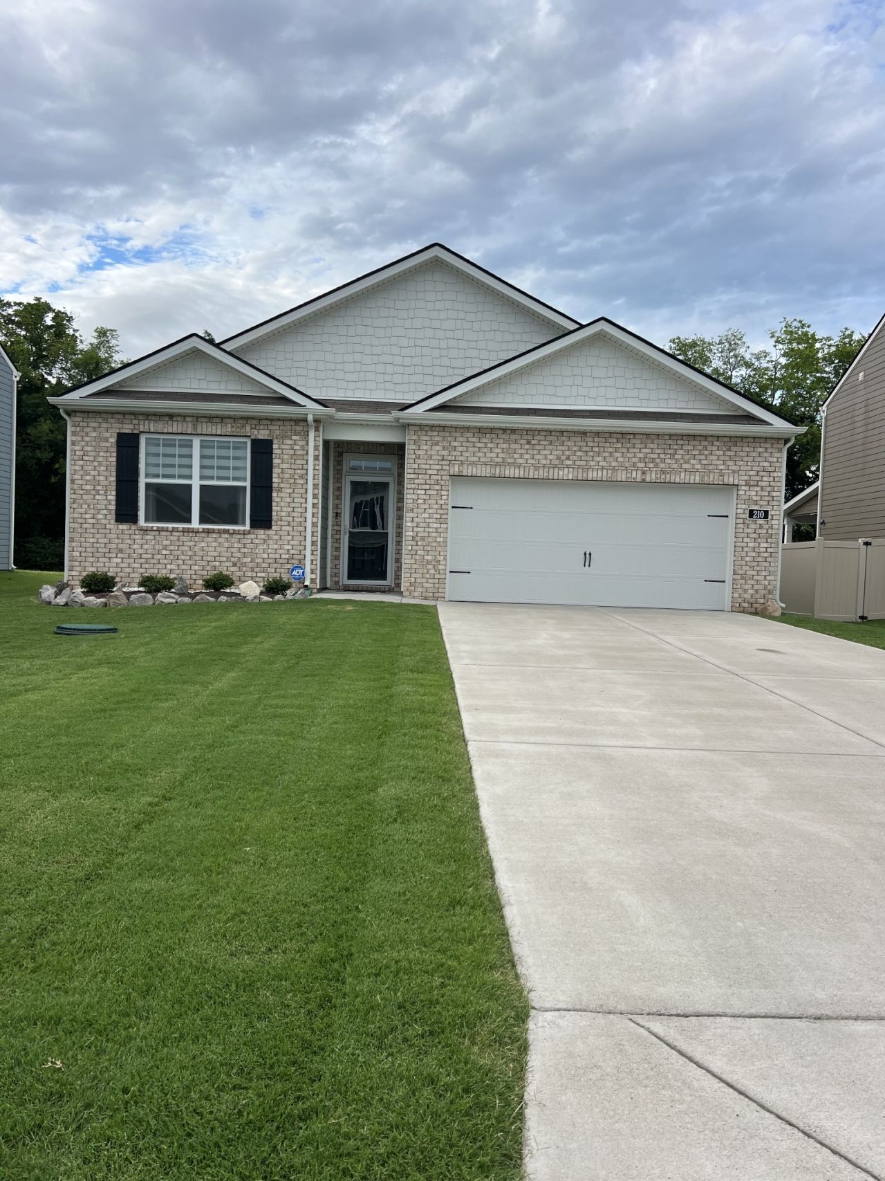 210 Welara St , Murfreesboro, TN 37129 Main Photo