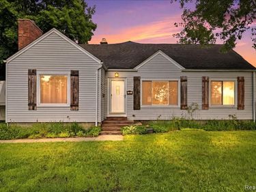 37 Ensley Street, Oxford Vlg, MI 48371
