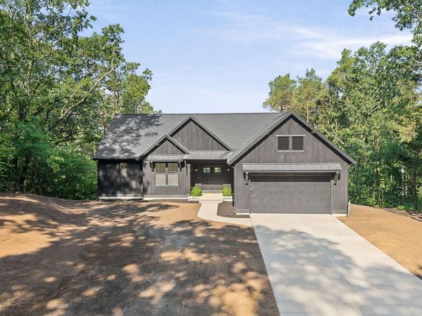 3126 Red Oak Drive, Saugatuck, MI 49453