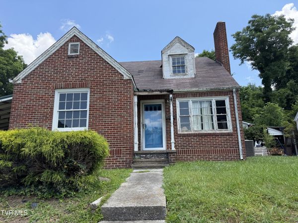 1017 Yadkin Street, Kingsport, TN 37660
