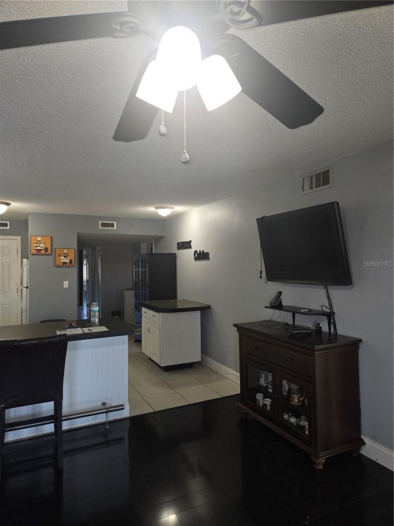 6400 46th Avenue N, Unit 305, Kenneth City, FL 33709 Photo