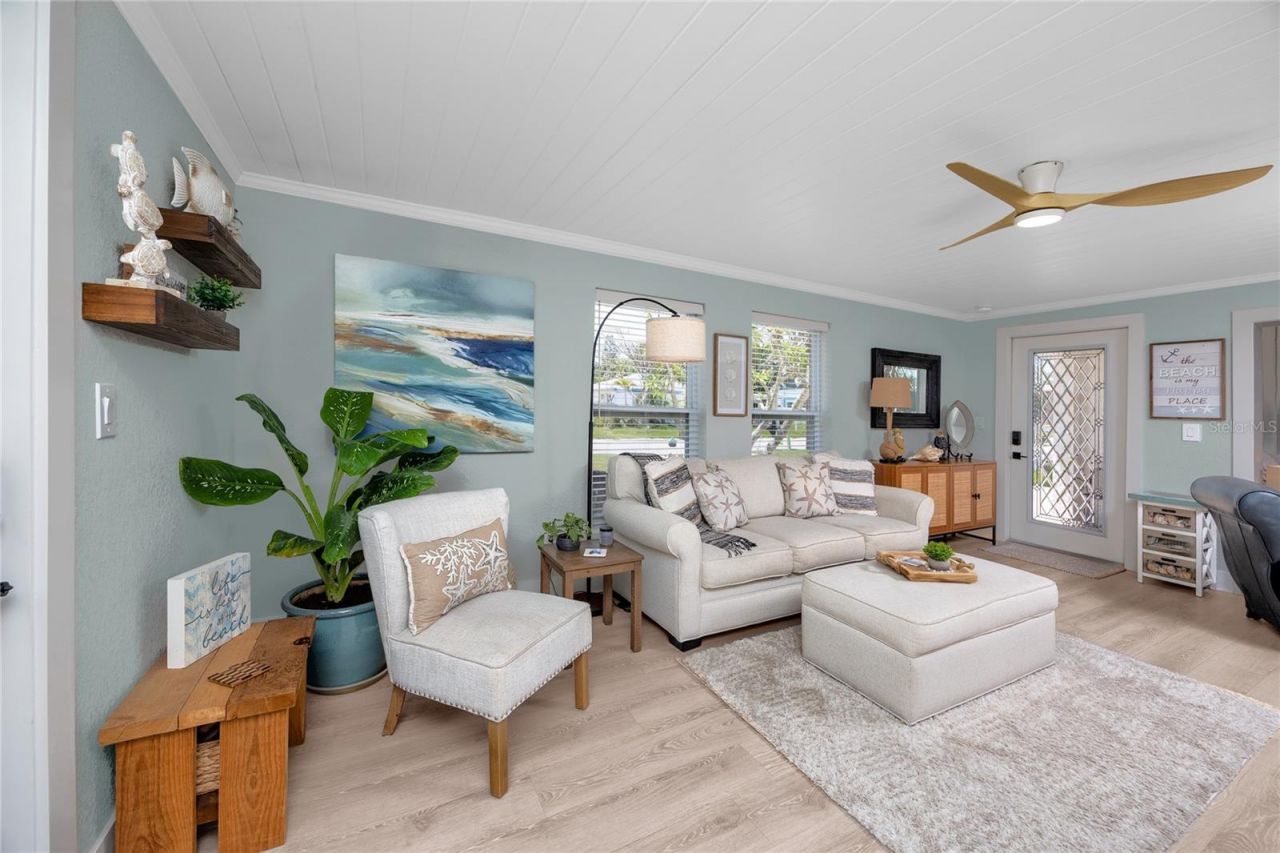 136 143rd Avenue E, Madeira Beach, FL 33708 Photo