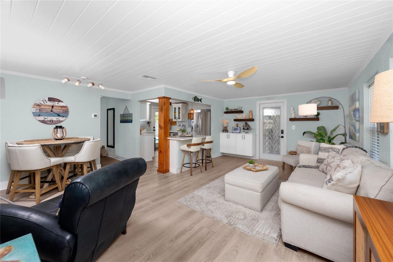 136 143rd Avenue E, Madeira Beach, FL 33708 Photo