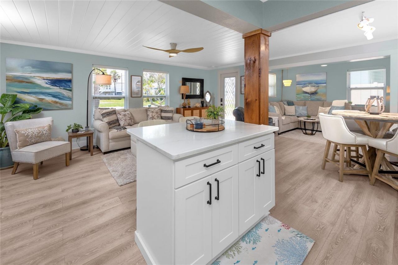 136 143rd Avenue E, Madeira Beach, FL 33708 Photo