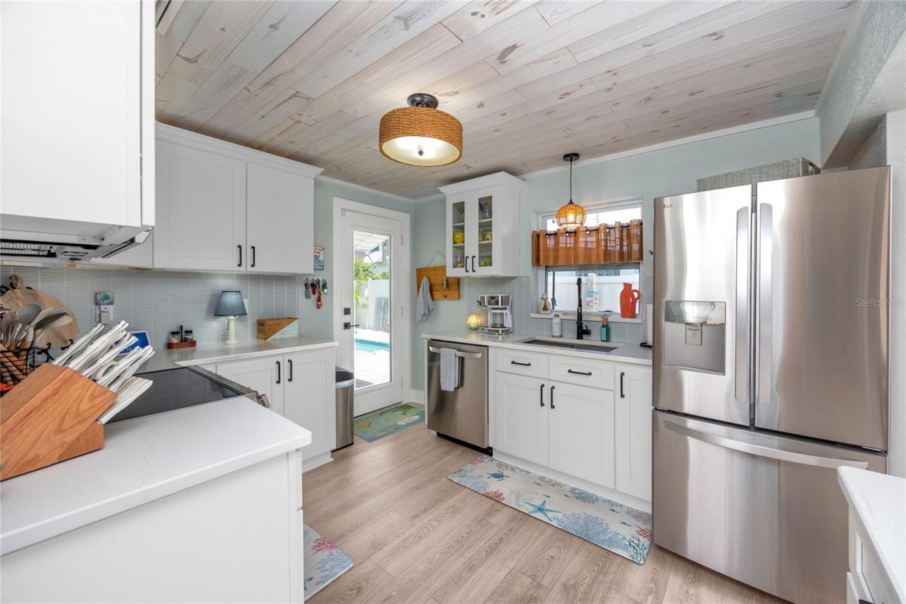 136 143rd Avenue E, Madeira Beach, FL 33708 Photo