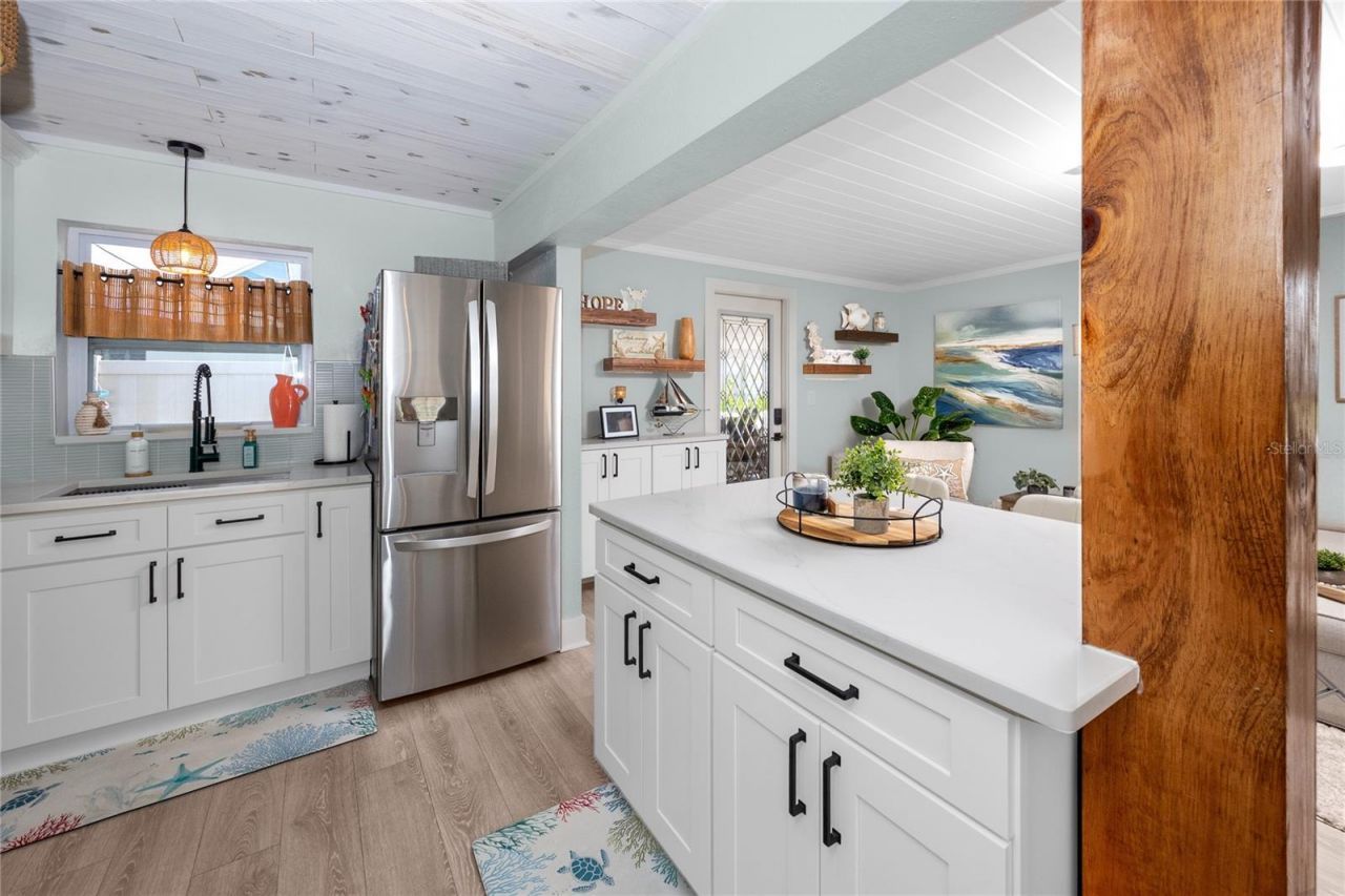 136 143rd Avenue E, Madeira Beach, FL 33708 Photo