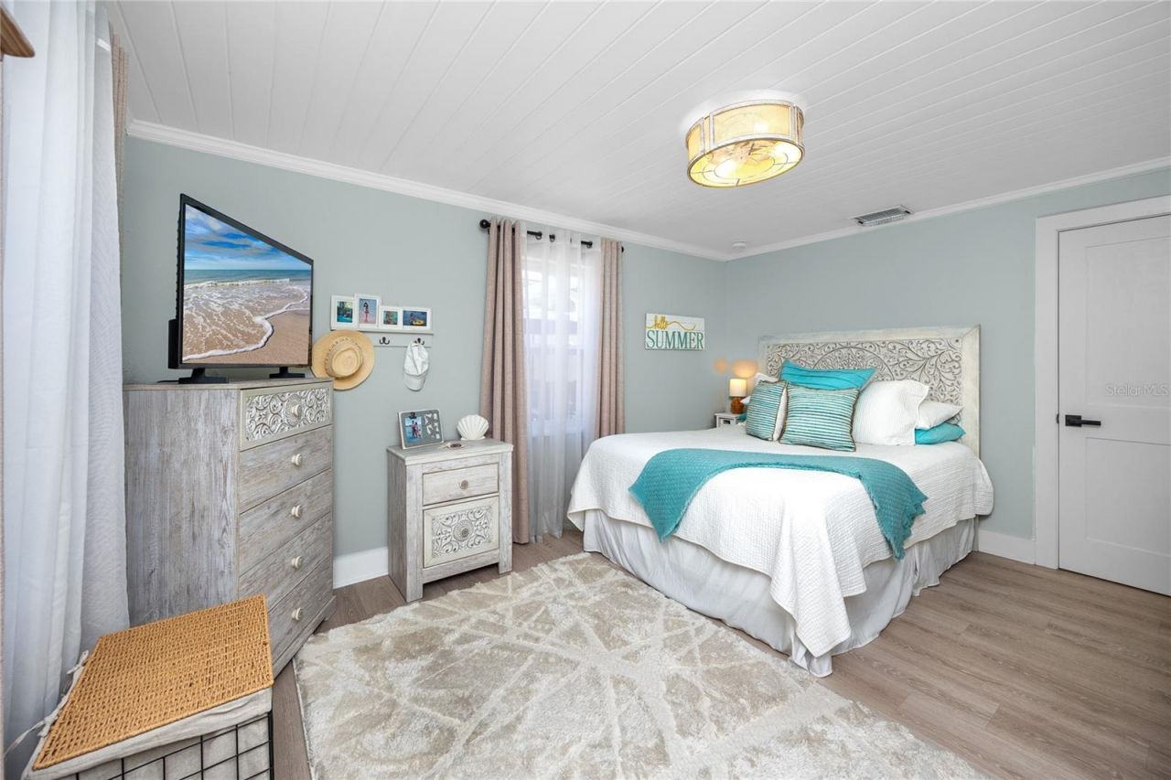 136 143rd Avenue E, Madeira Beach, FL 33708 Photo