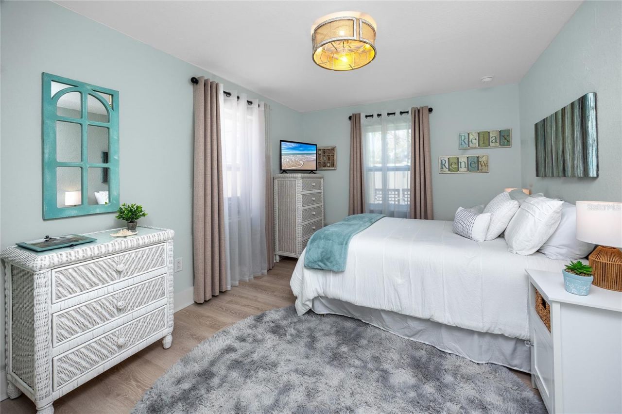 136 143rd Avenue E, Madeira Beach, FL 33708 Photo