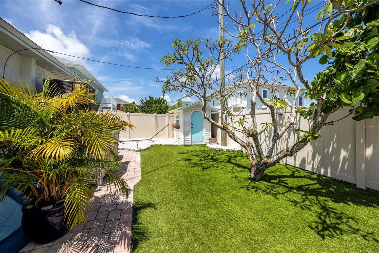 136 143rd Avenue E, Madeira Beach, FL 33708 Photo