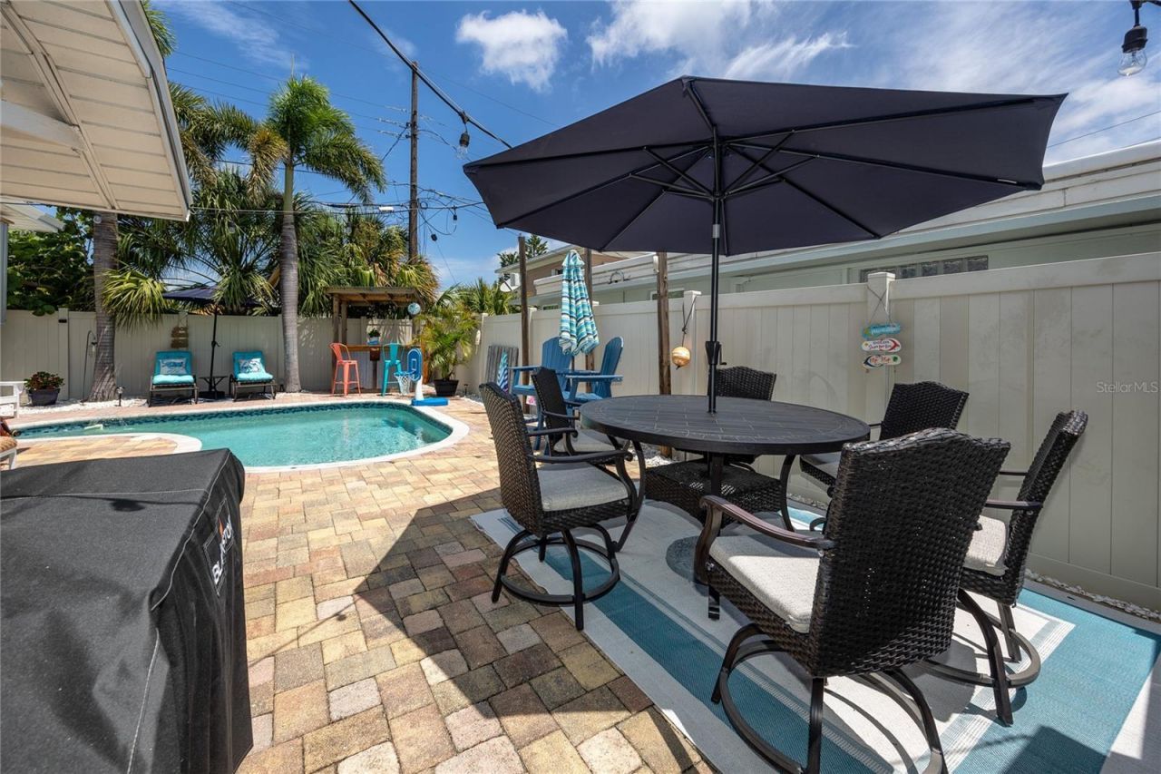 136 143rd Avenue E, Madeira Beach, FL 33708 Photo