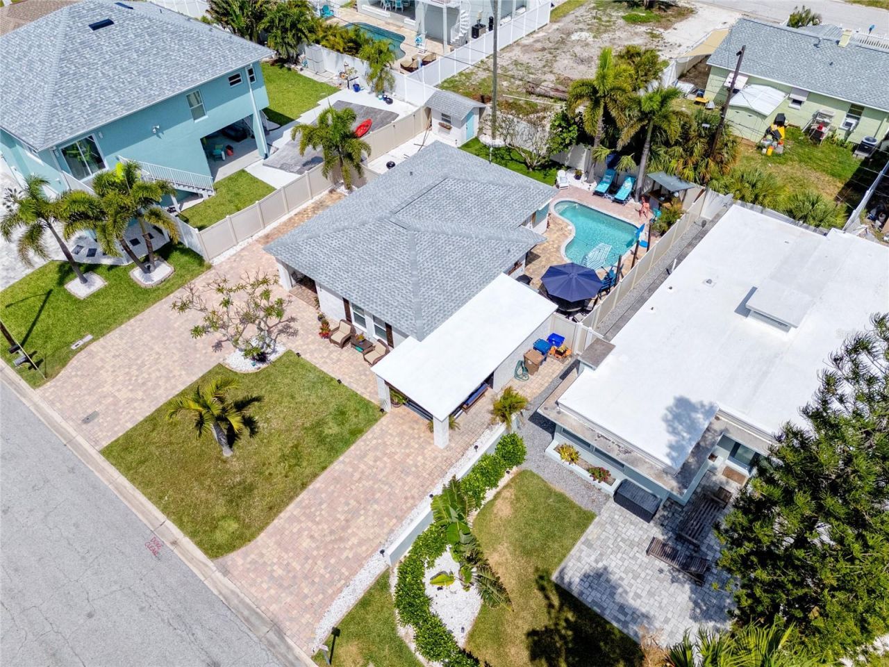 136 143rd Avenue E, Madeira Beach, FL 33708 Photo