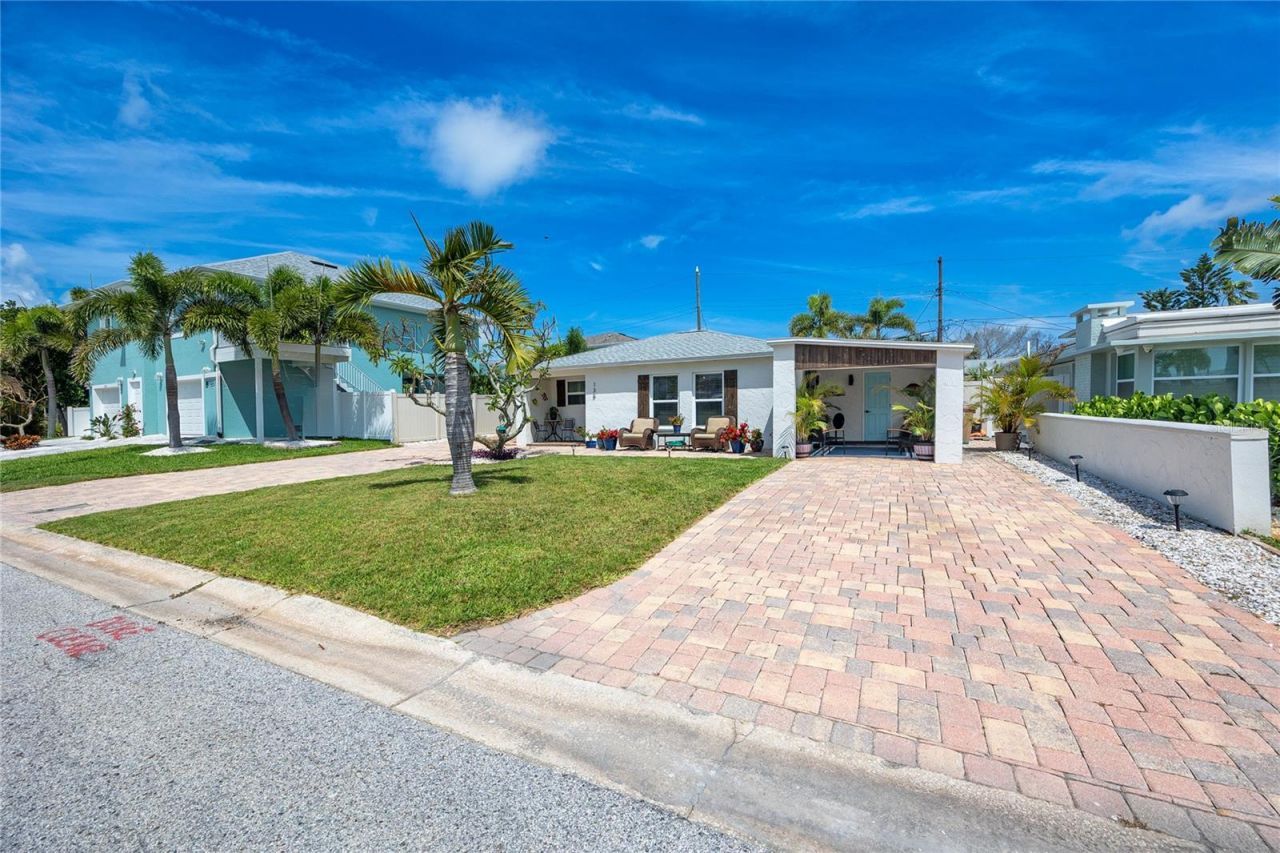 136 143rd Avenue E, Madeira Beach, FL 33708 Photo