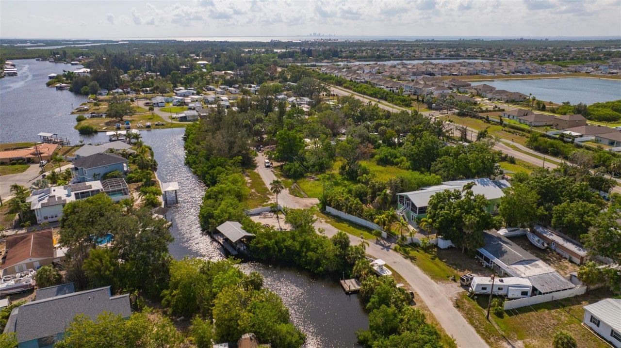826 W Shell Point Street , Ruskin, FL 33570 Photo