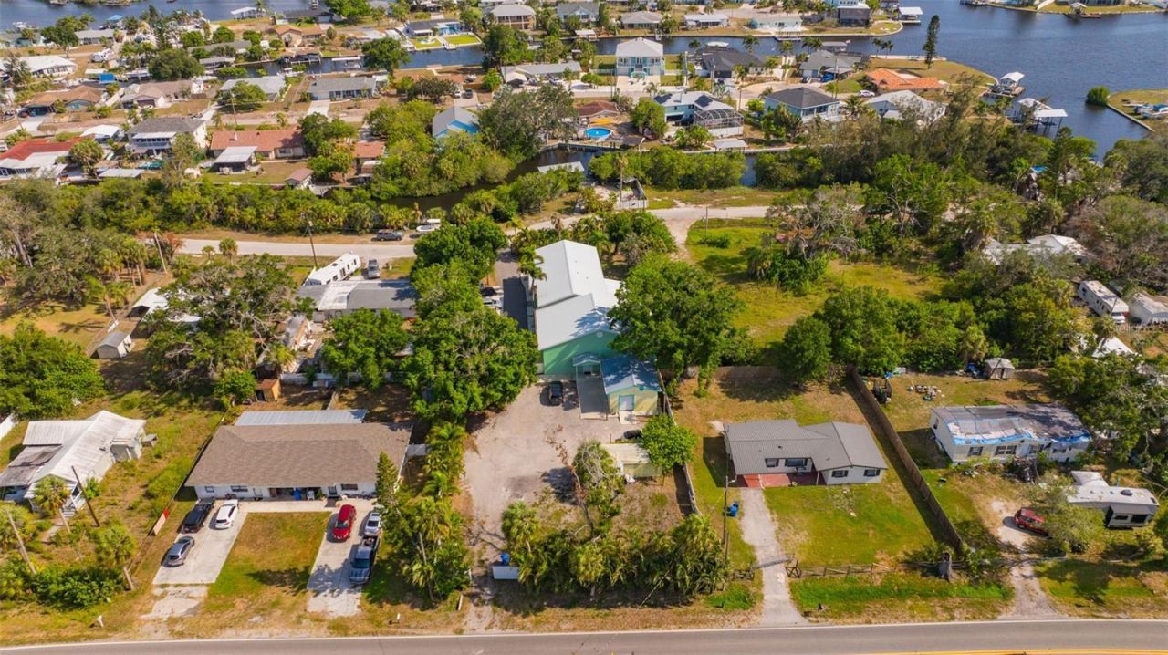 826 W Shell Point Street , Ruskin, FL 33570 Photo