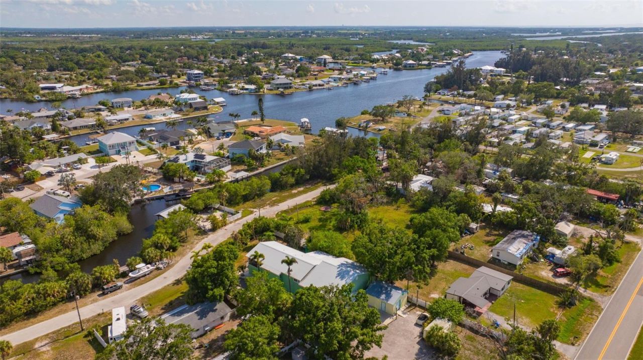 826 W Shell Point Street , Ruskin, FL 33570 Photo