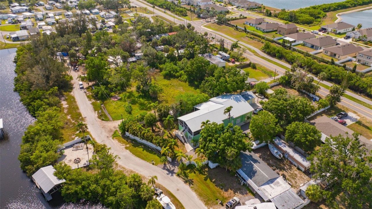 826 W Shell Point Street , Ruskin, FL 33570 Photo