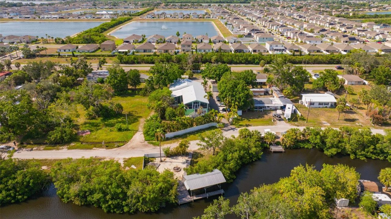 826 W Shell Point Street , Ruskin, FL 33570 Photo