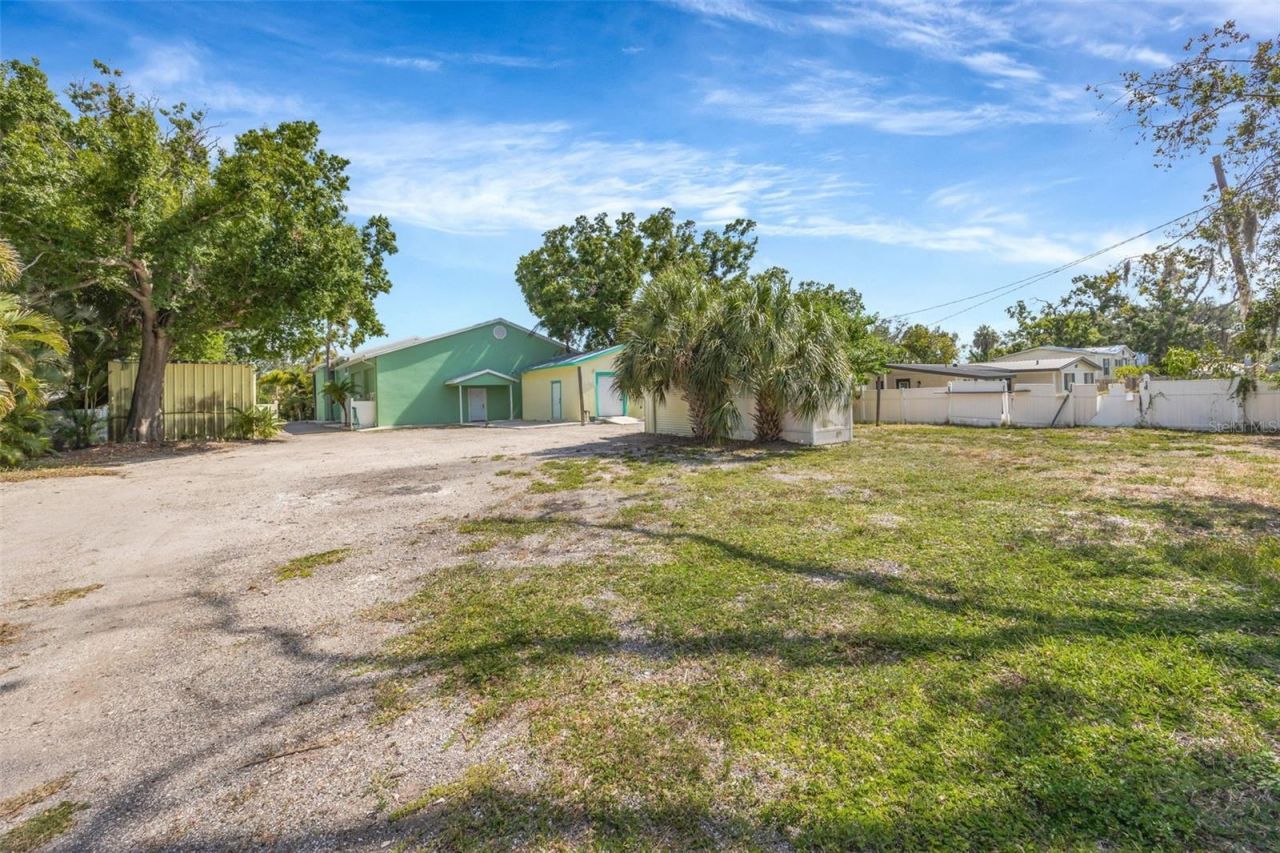 826 W Shell Point Street , Ruskin, FL 33570 Photo