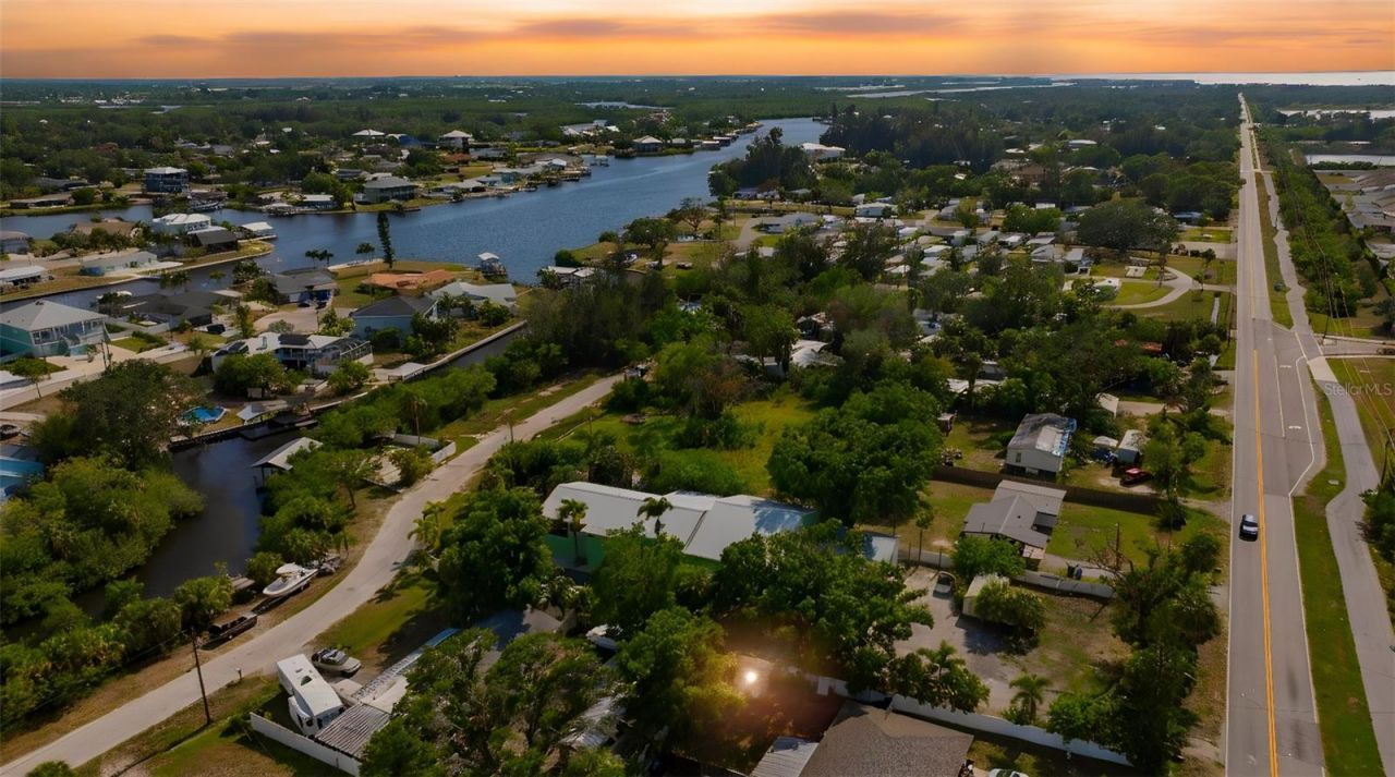 826 W Shell Point Street , Ruskin, FL 33570 Photo