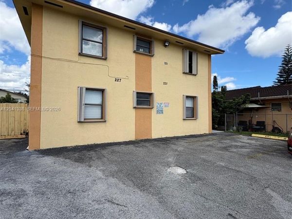 231 E 7th St, Unit 202, Hialeah, FL 33010