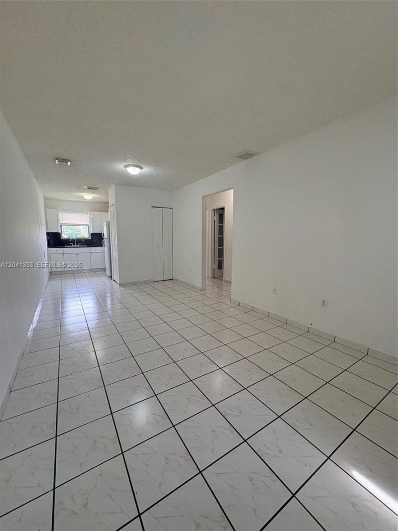 231 E 7th St, Unit 202, Hialeah, FL 33010 Photo