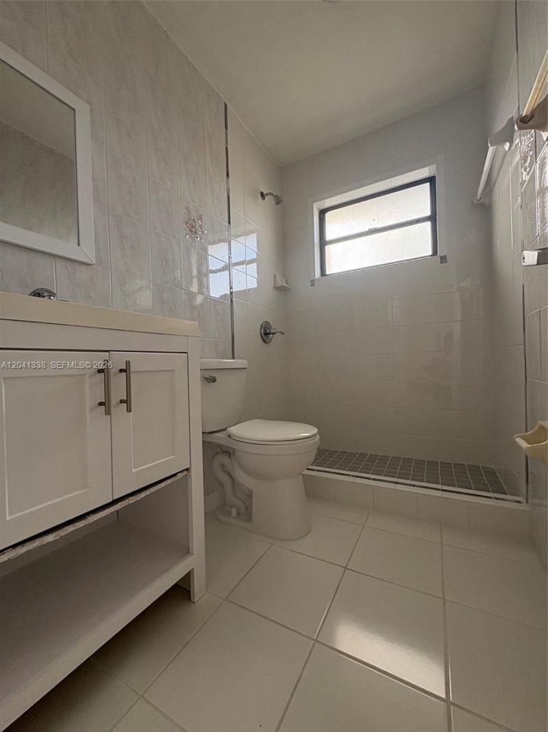 231 E 7th St , Unit 202, Hialeah, FL 33010 Photo