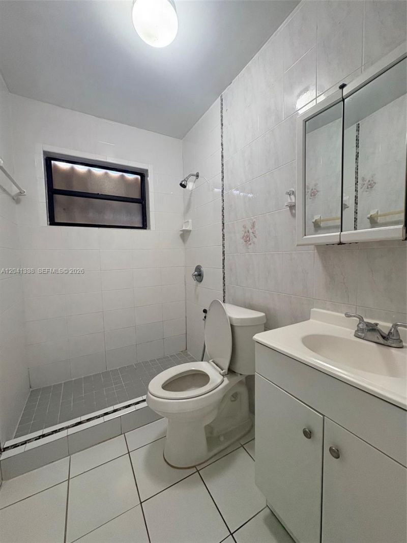 231 E 7th St, Unit 202, Hialeah, FL 33010 Photo