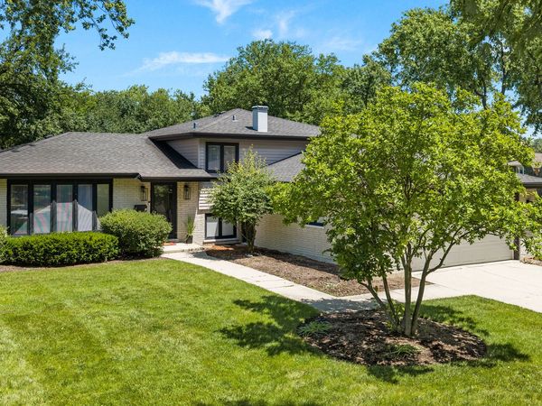 18W088 Claremont Drive , Darien, IL 60561