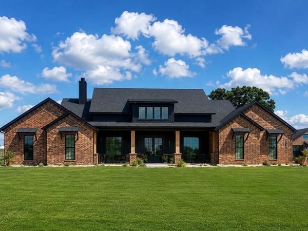 2032 Pinetree Post , Weatherford, TX 76087