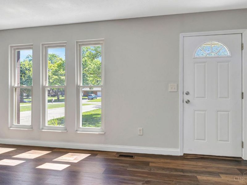 8187 Woodward Drive, West Chester, OH 45069 Photo 5