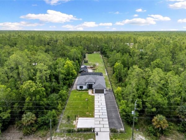4473 Golden Gate BLVD E, NAPLES, FL 34120