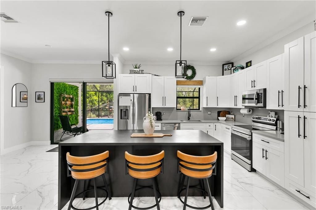 4473 Golden Gate Blvd E, Naples, FL 34120 Photo