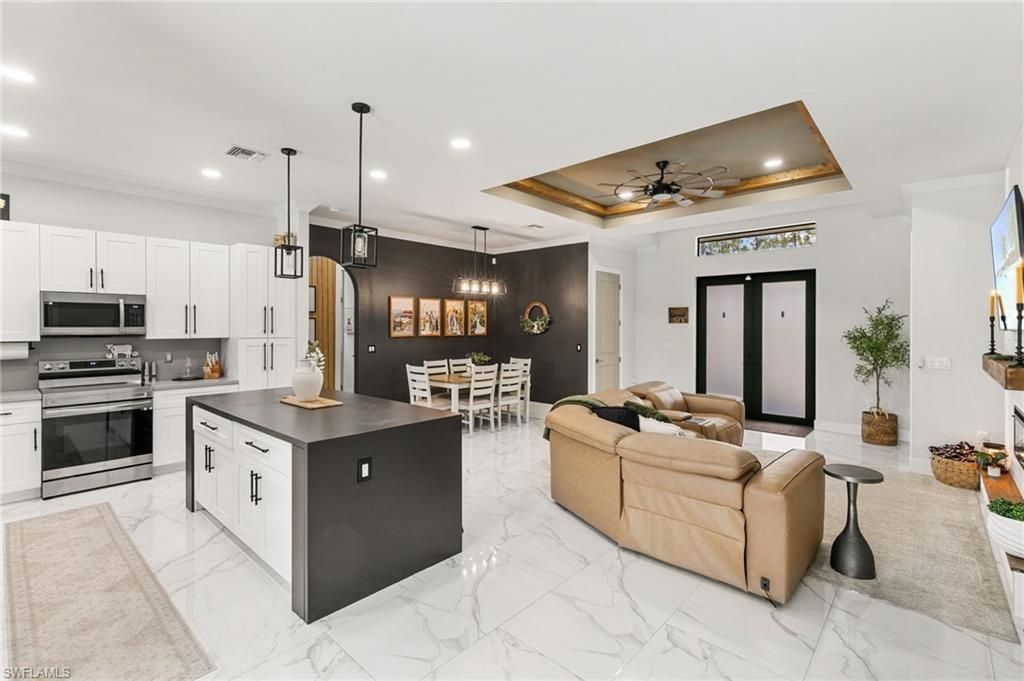 4473 Golden Gate Blvd E, Naples, FL 34120 Photo