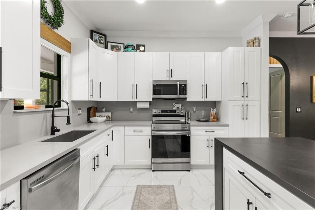 4473 Golden Gate Blvd E, Naples, FL 34120 Photo