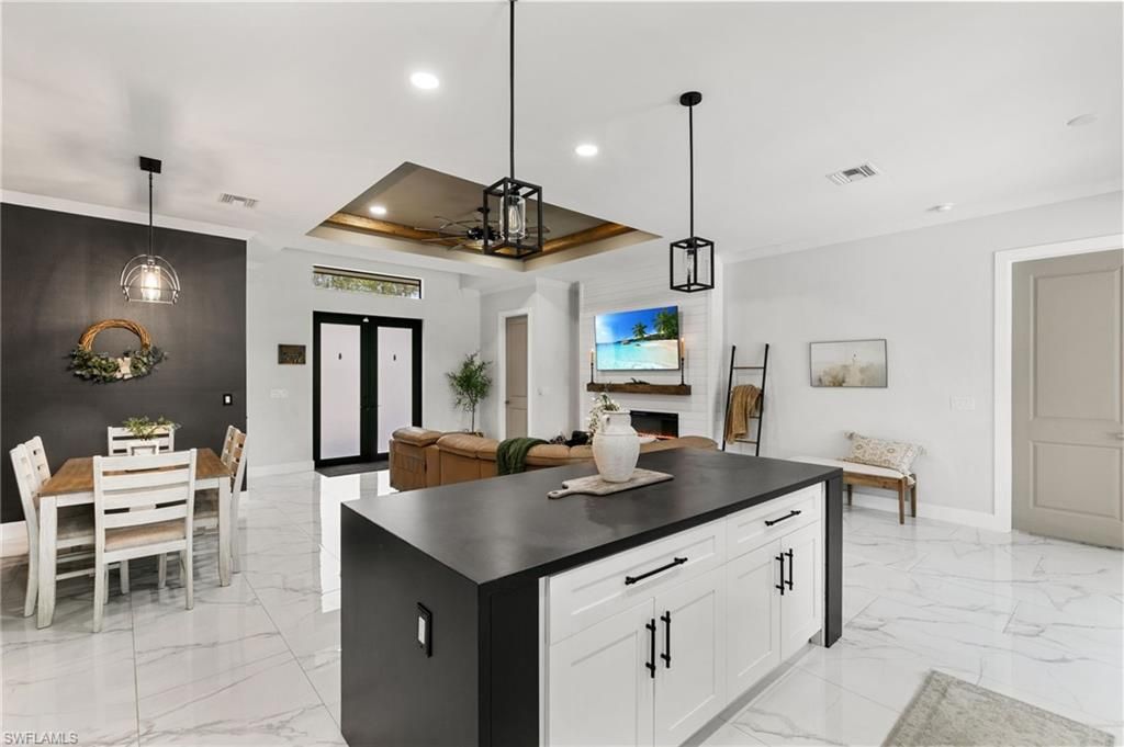 4473 Golden Gate Blvd E, Naples, FL 34120 Photo