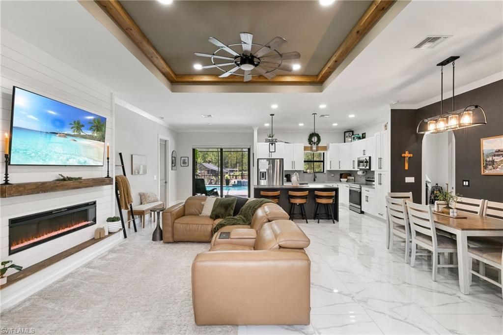 4473 Golden Gate Blvd E, Naples, FL 34120 Photo