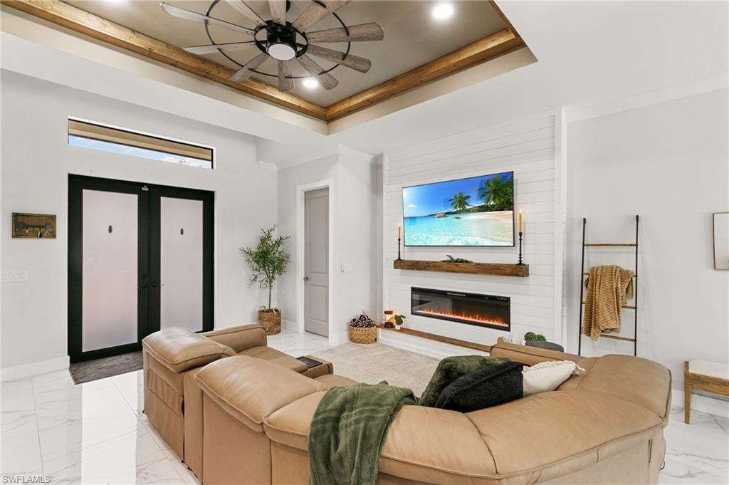 4473 Golden Gate Blvd E, Naples, FL 34120 Photo