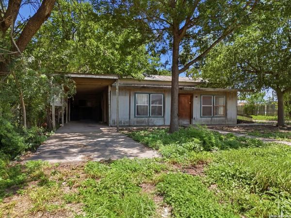 312 E BRAZOS ST, Uvalde, TX 78801