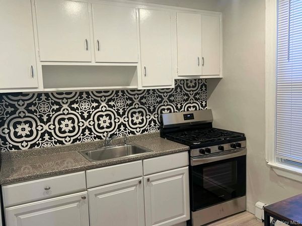 150 Tulip Avenue N, Unit Front Seco, Floral Park, NY 11001
