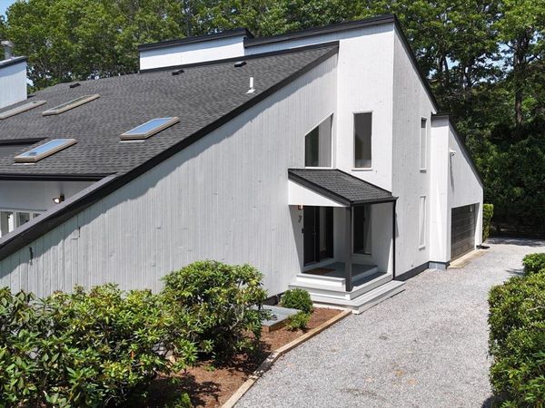 7 Midhampton Court, Quogue, NY 11959