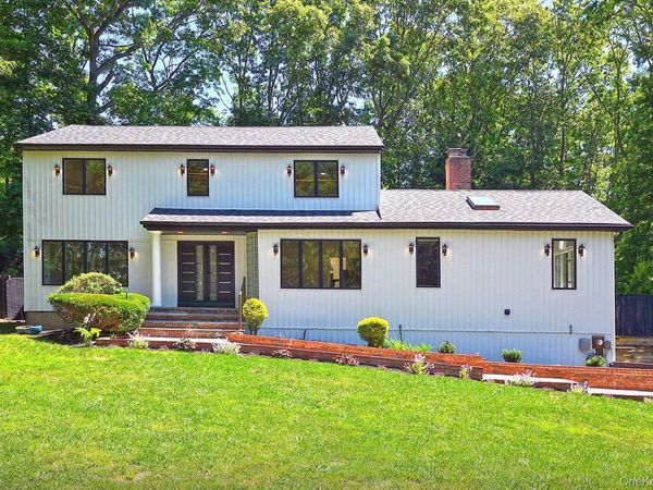 3 Jacobs Path, Melville, NY 11747
